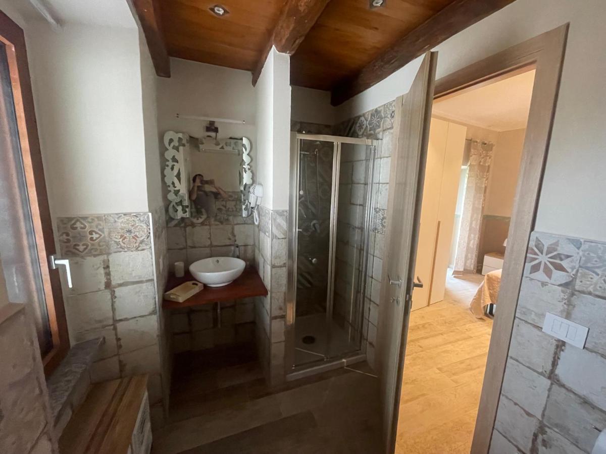 Le Casette Sugli Archi Sutri Bagian luar foto